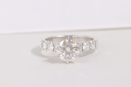 14K Lab-Grown Diamond Engagement Ring 2CT Center Stone